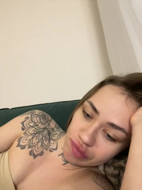 v_-_-_v Live Sex December 2, 2025