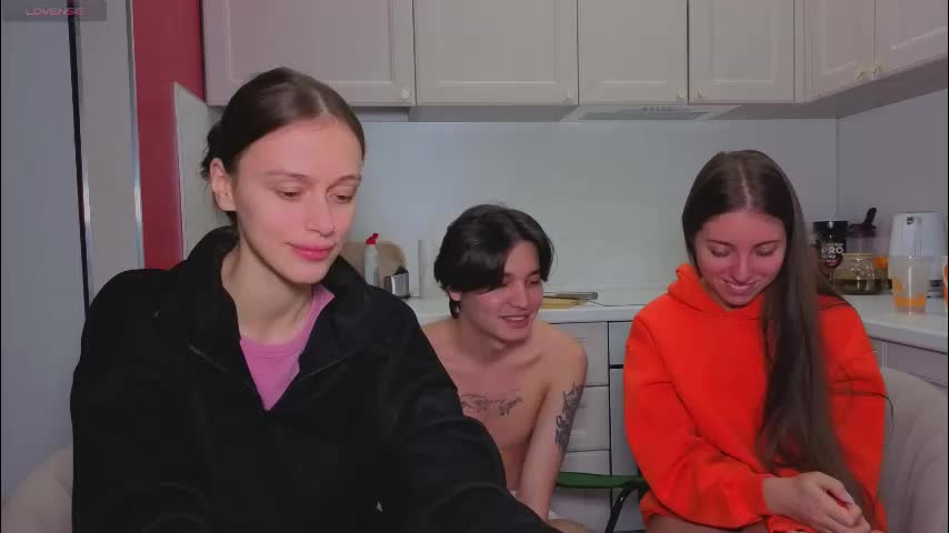 ihavepaws33 Live Sex December 13, 2025