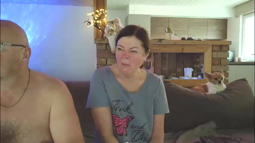 sanroom Live Sex December 14, 2025