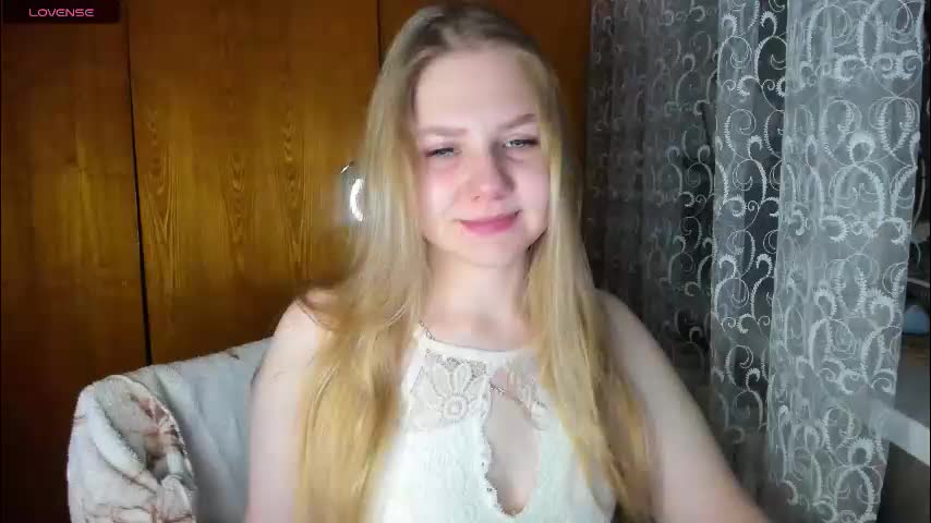 emmafrizea Live Sex December 13, 2025