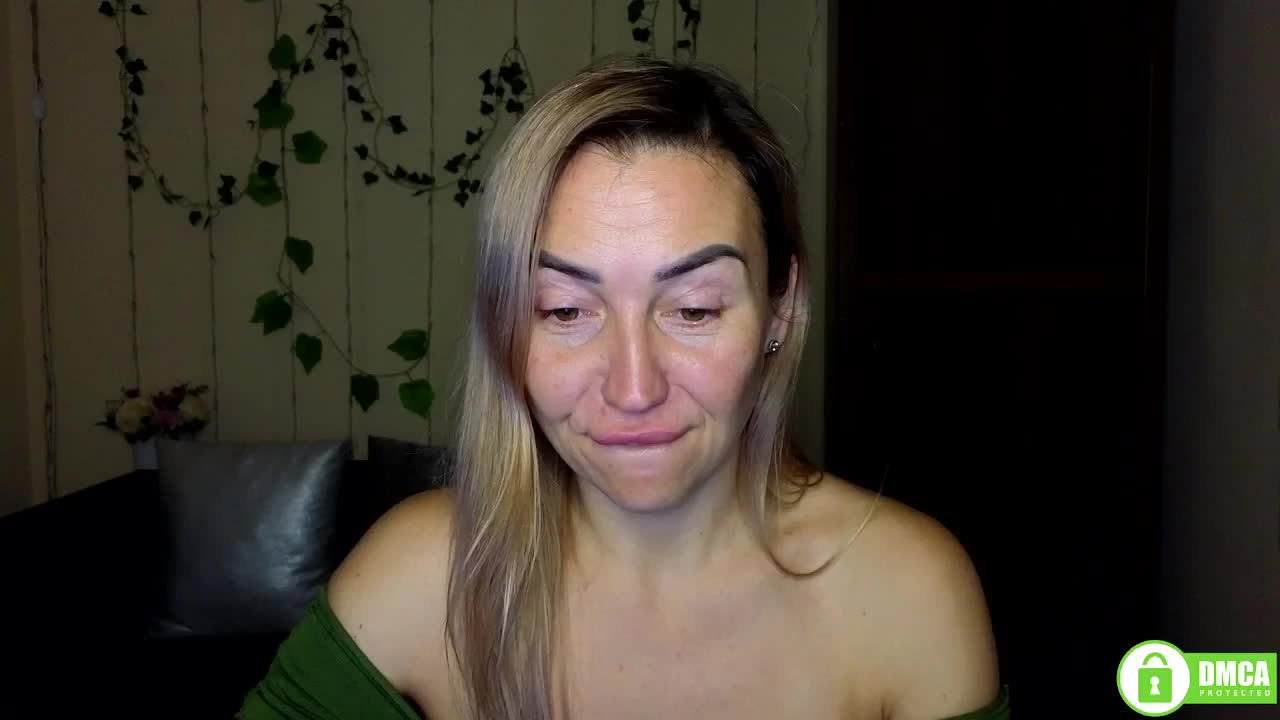 Jullyblondkiss Live Sex December 2, 2025