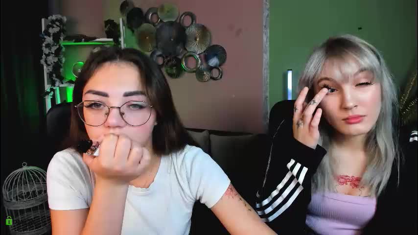 kiki_swan Live Sex December 13, 2025