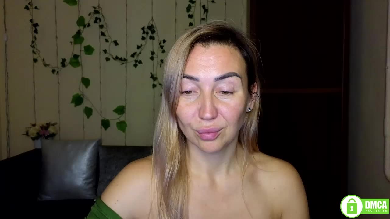 Jullyblondkiss Live Sex December 3, 2025