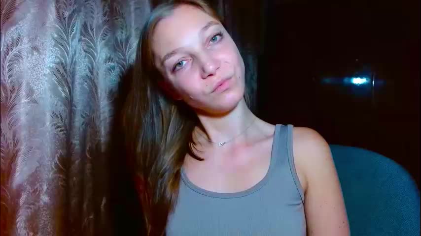 emilly_xkiss Live Sex December 13, 2025