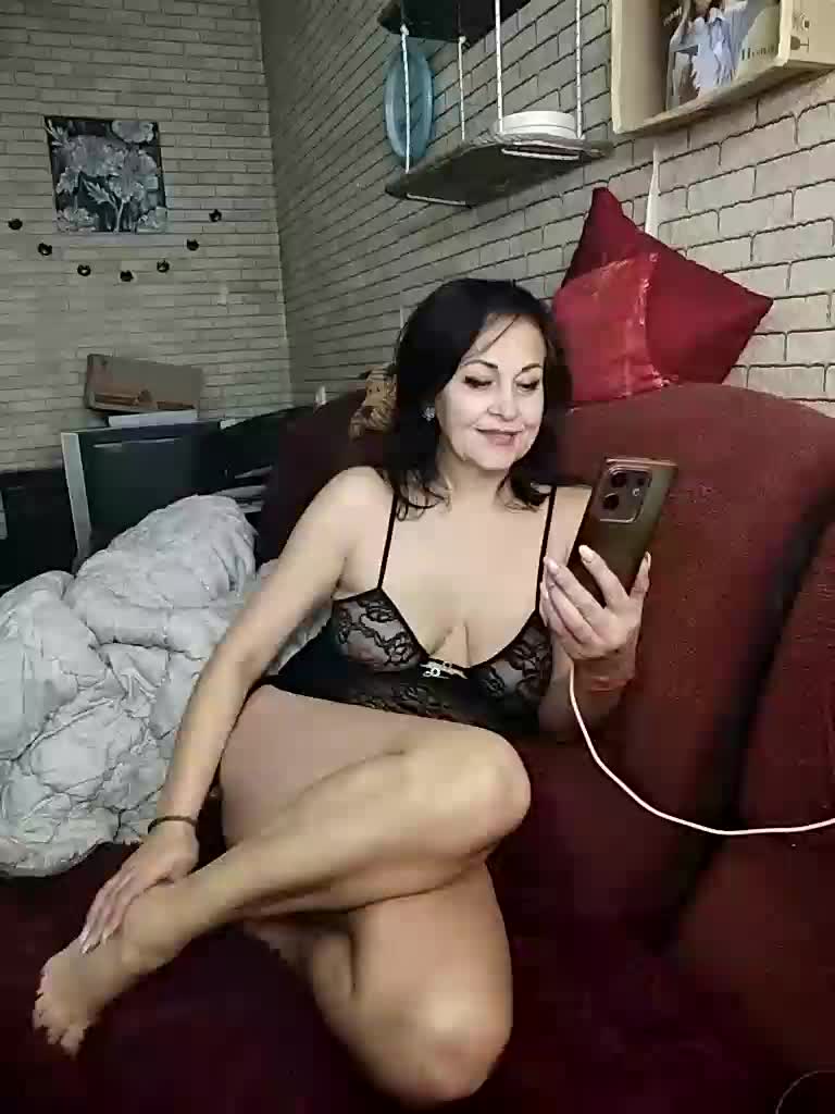 Lina-a-13 Live Sex December 4, 2025