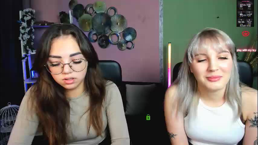 kiki_swan Live Sex December 13, 2025