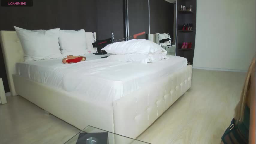 hefner_girl Live Sex December 3, 2025