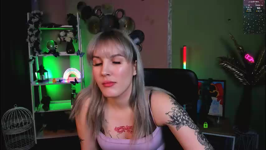 kiki_swan Live Sex December 13, 2025