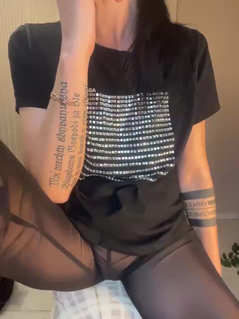 Karolina_Milf Live Sex December 13, 2025