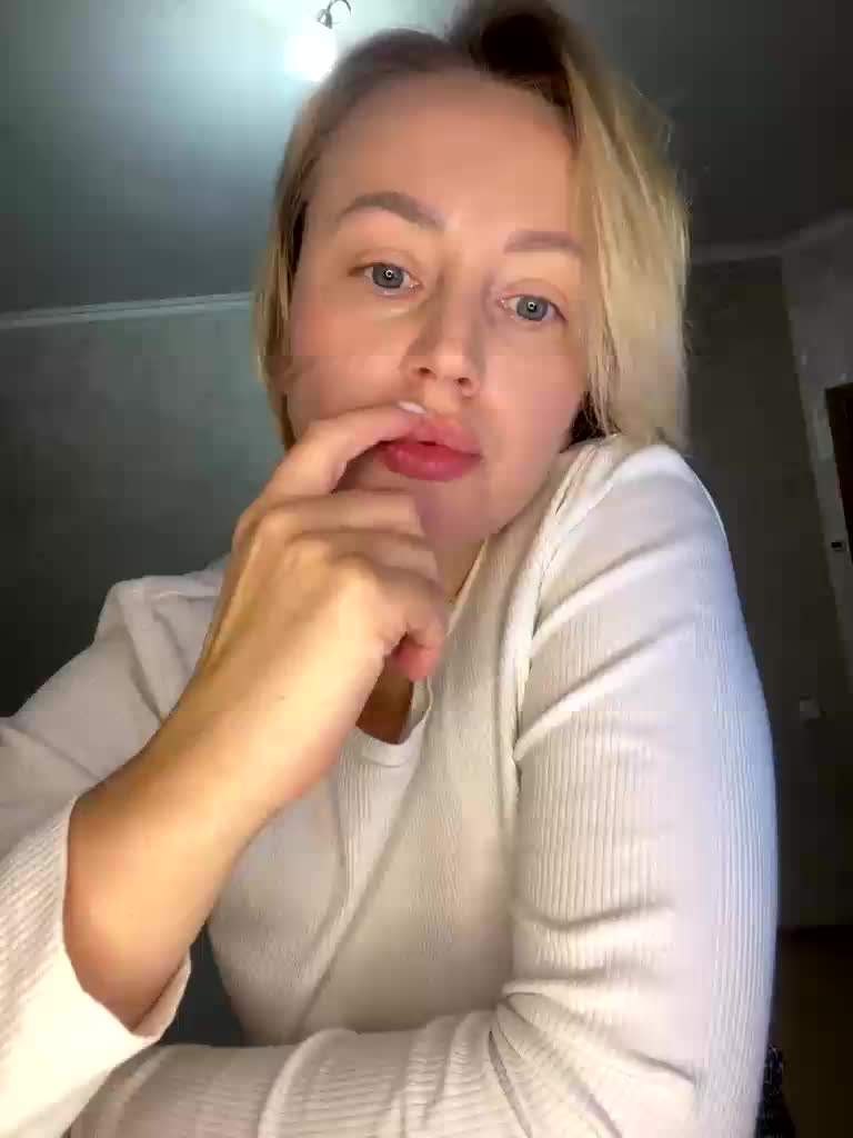 CozySandra Live Sex December 4, 2025