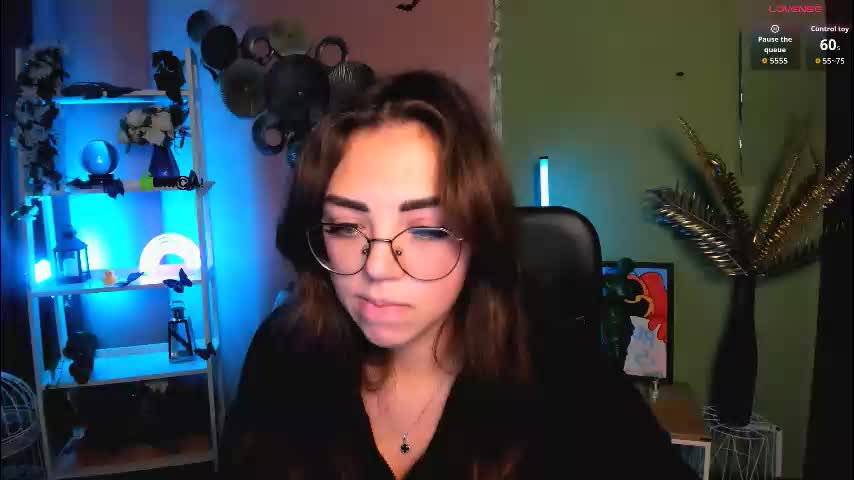 kiki_swan Live Sex December 13, 2025