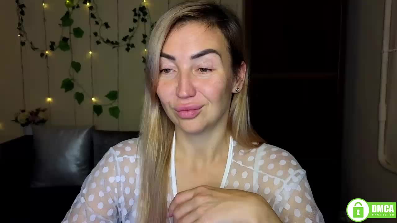 Jullyblondkiss Live Sex December 5, 2025