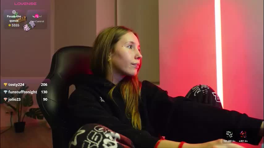 agelina_summer Live Sex December 13, 2025