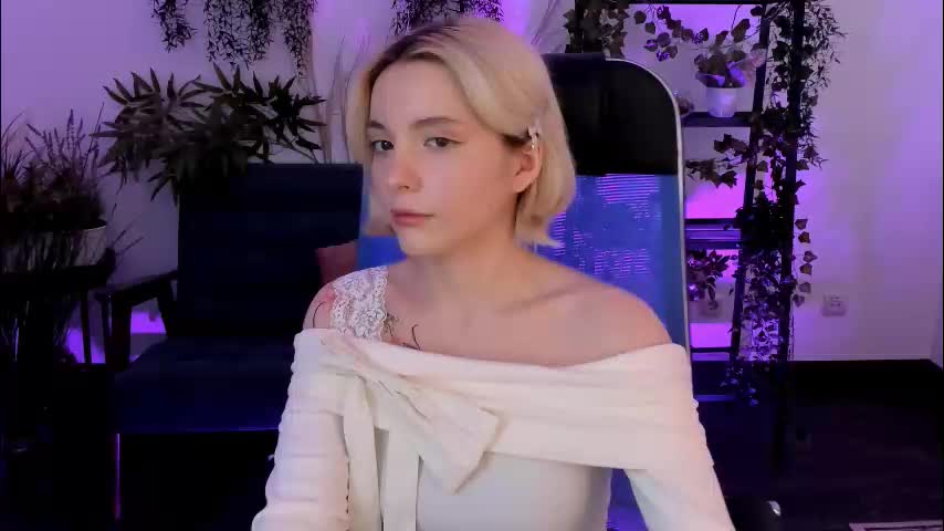 aurorawrenfield Live Sex December 13, 2025