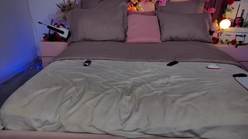 Cosmic_Sia Live Sex December 12, 2025