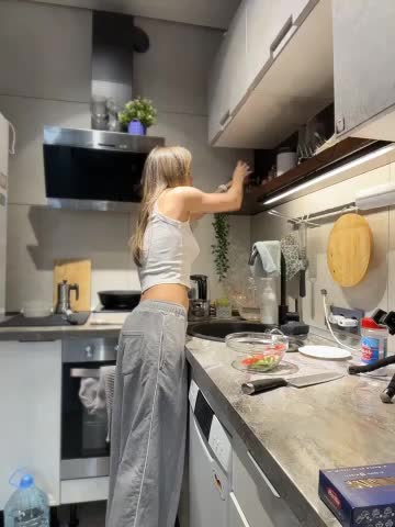 Kylie_Desire Live Sex December 13, 2025