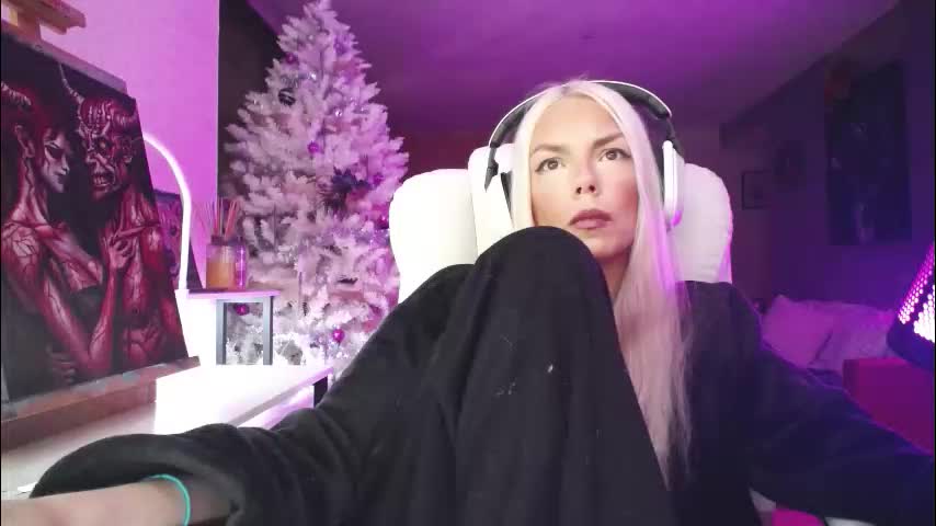 tinykylie Live Sex December 7, 2025