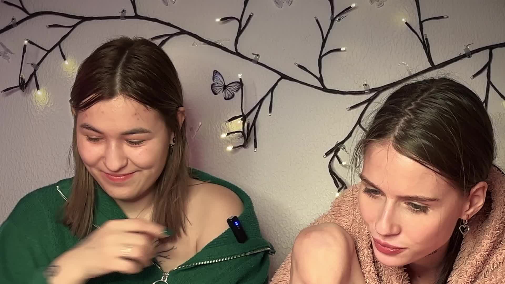 _Two_Chicks_ Live Sex December 13, 2025