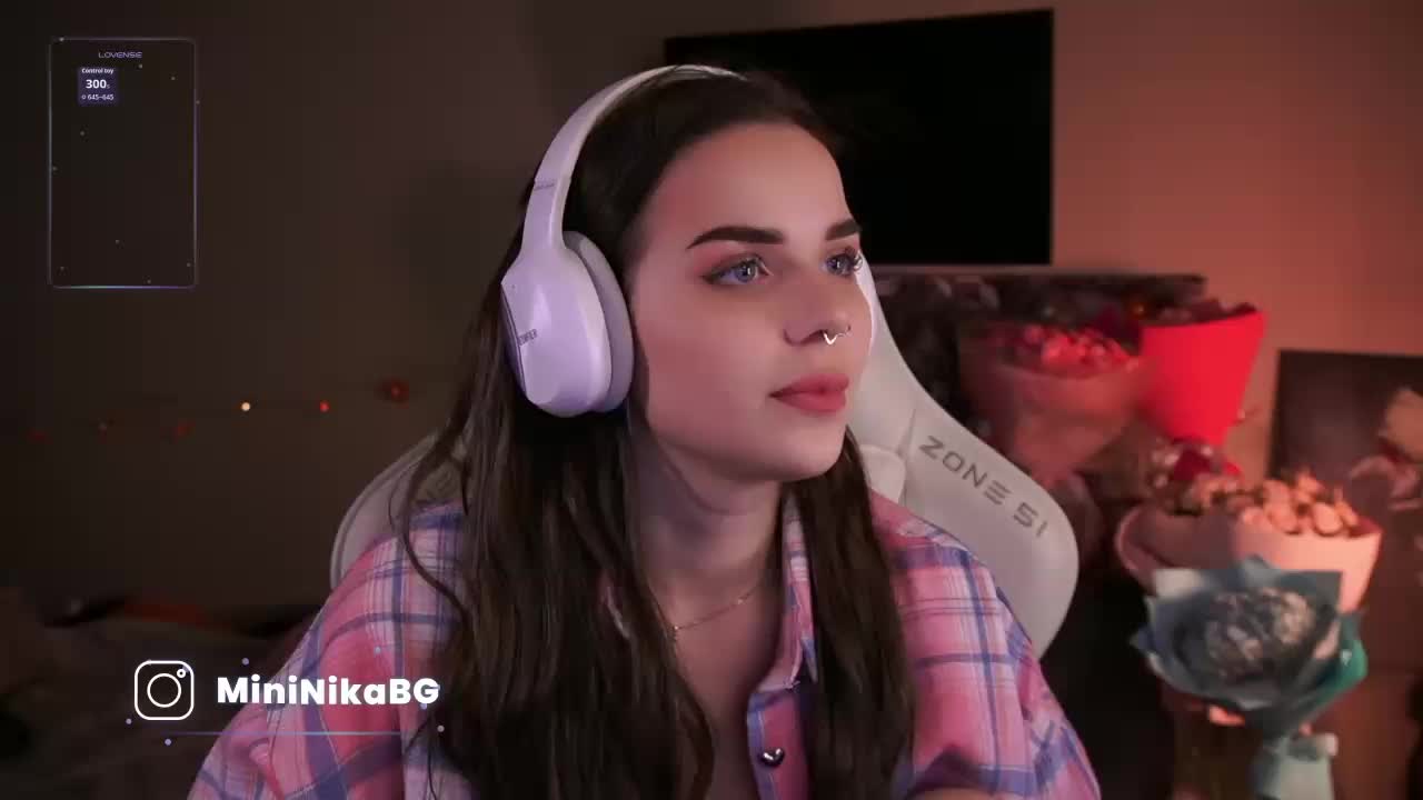 MiniNika Live Sex December 6, 2025