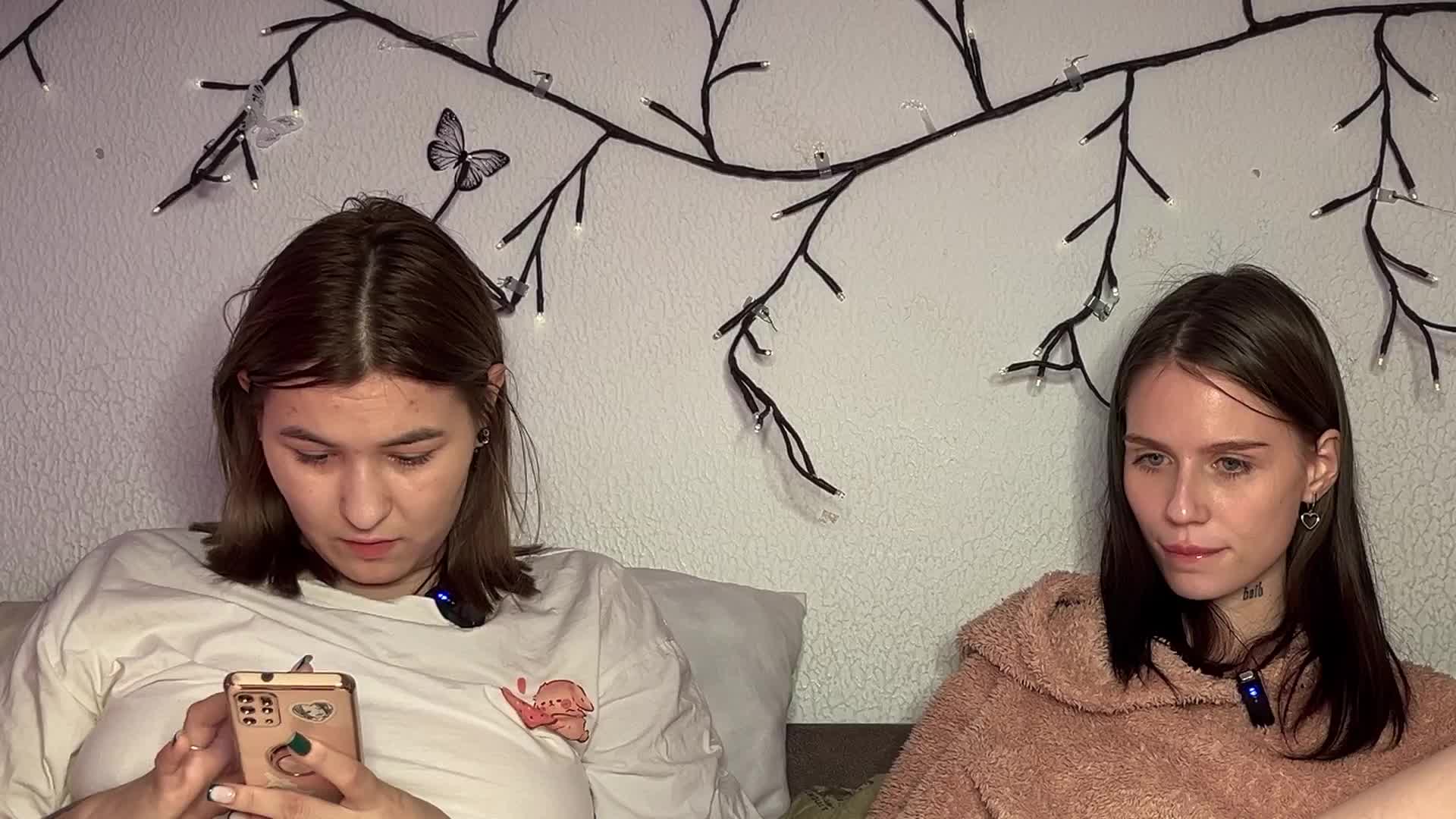 _Two_Chicks_ Live Sex December 13, 2025