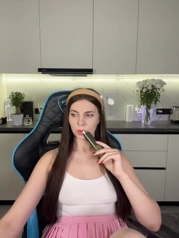 CurlyLara Live Sex December 6, 2025