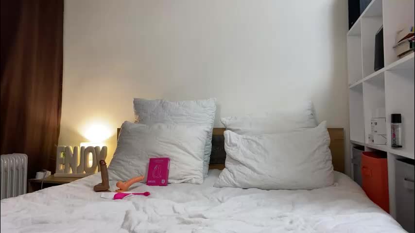 annetmoroz Live Sex December 13, 2025