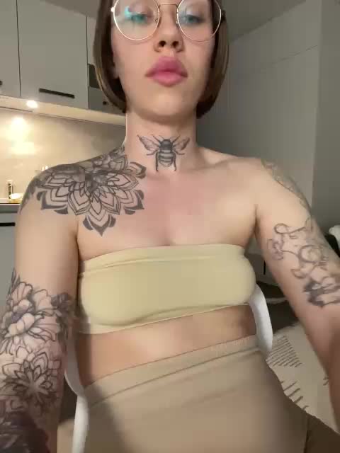 v_-_-_v Live Sex December 7, 2025