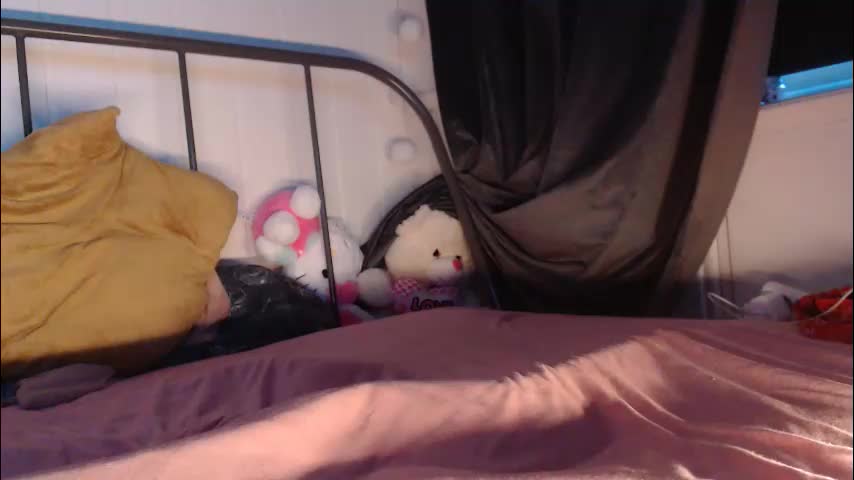 latex2003 Live Sex December 14, 2025