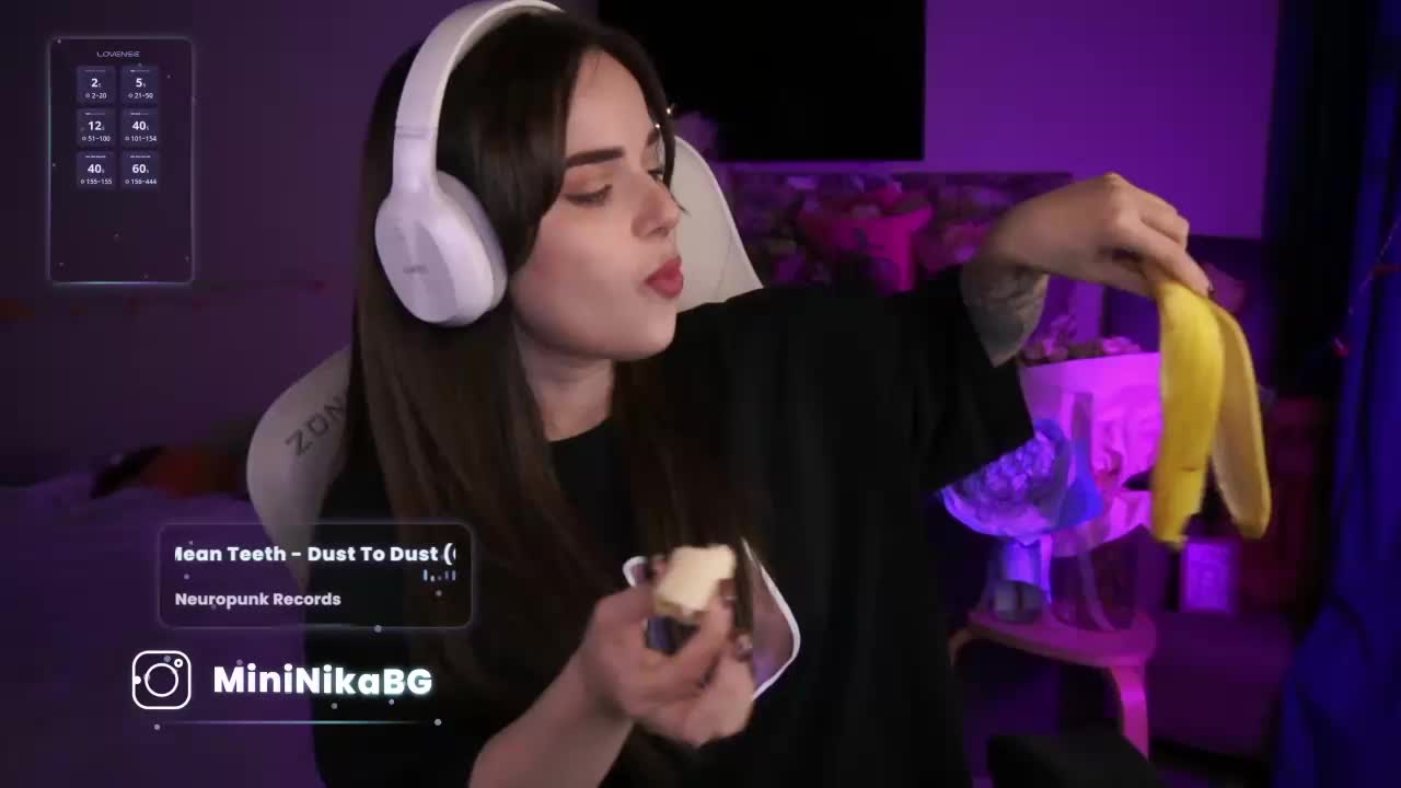 MiniNika Live Sex December 7, 2025