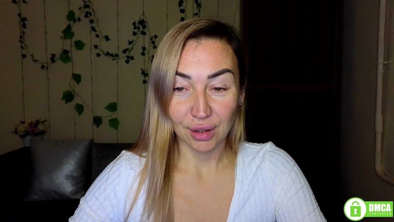 Jullyblondkiss Live Sex December 7, 2025