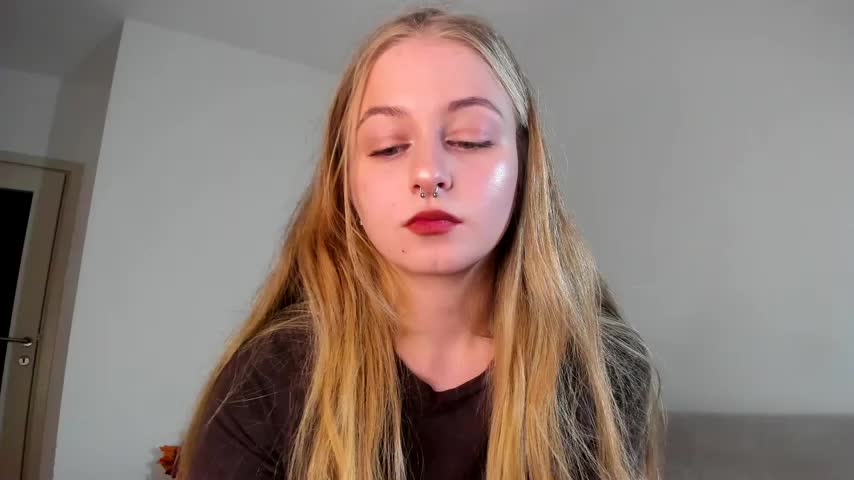 MiaMews Live Sex December 12, 2025