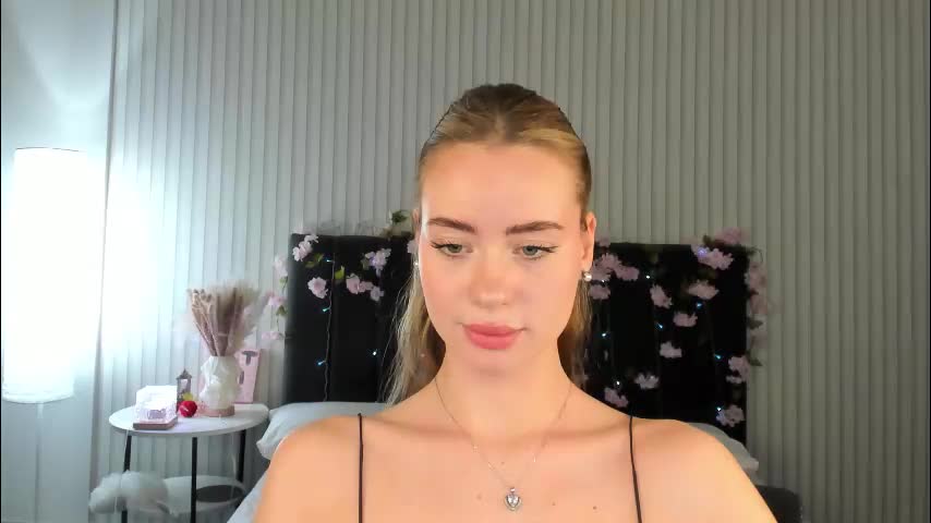 ameli_povilainn Live Sex December 14, 2025