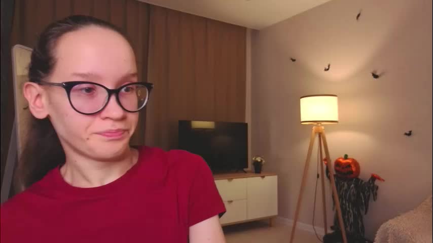 lynettebails Live Sex December 8, 2025