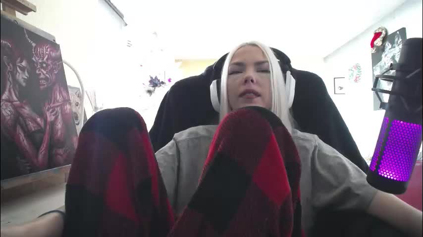 tinykylie Live Sex December 7, 2025