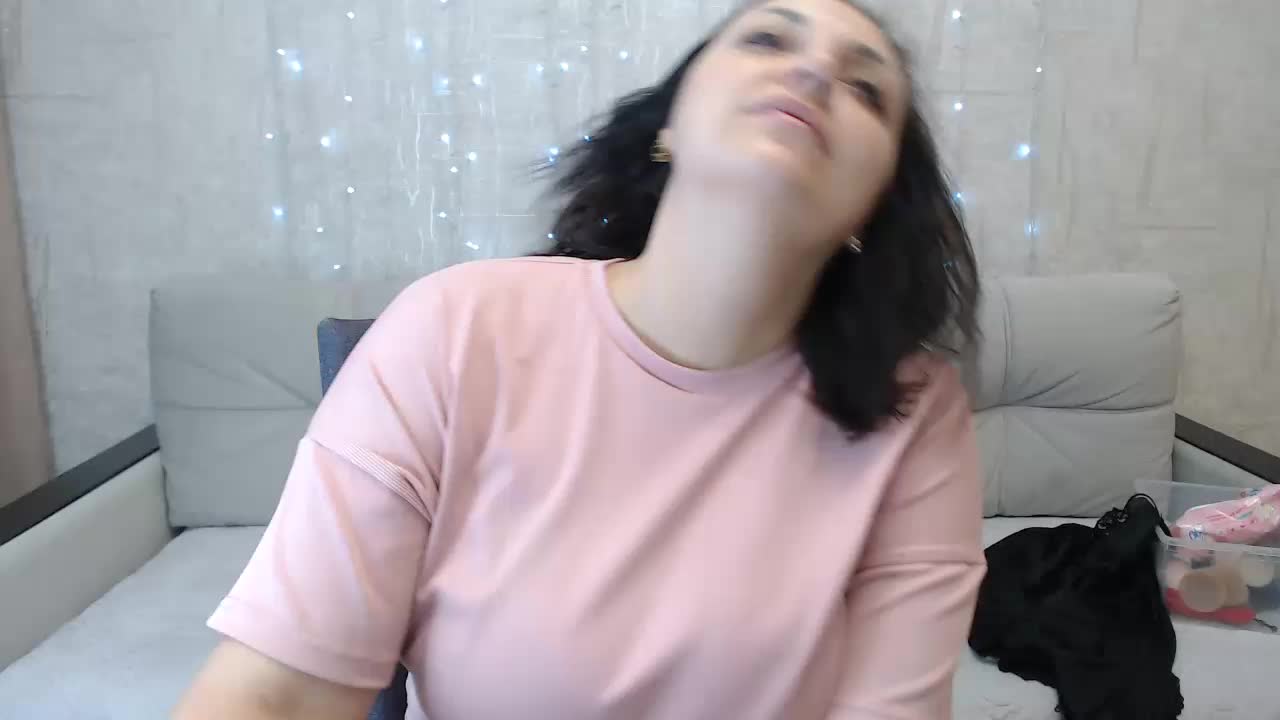 JenniferTheChic Live Sex December 12, 2025