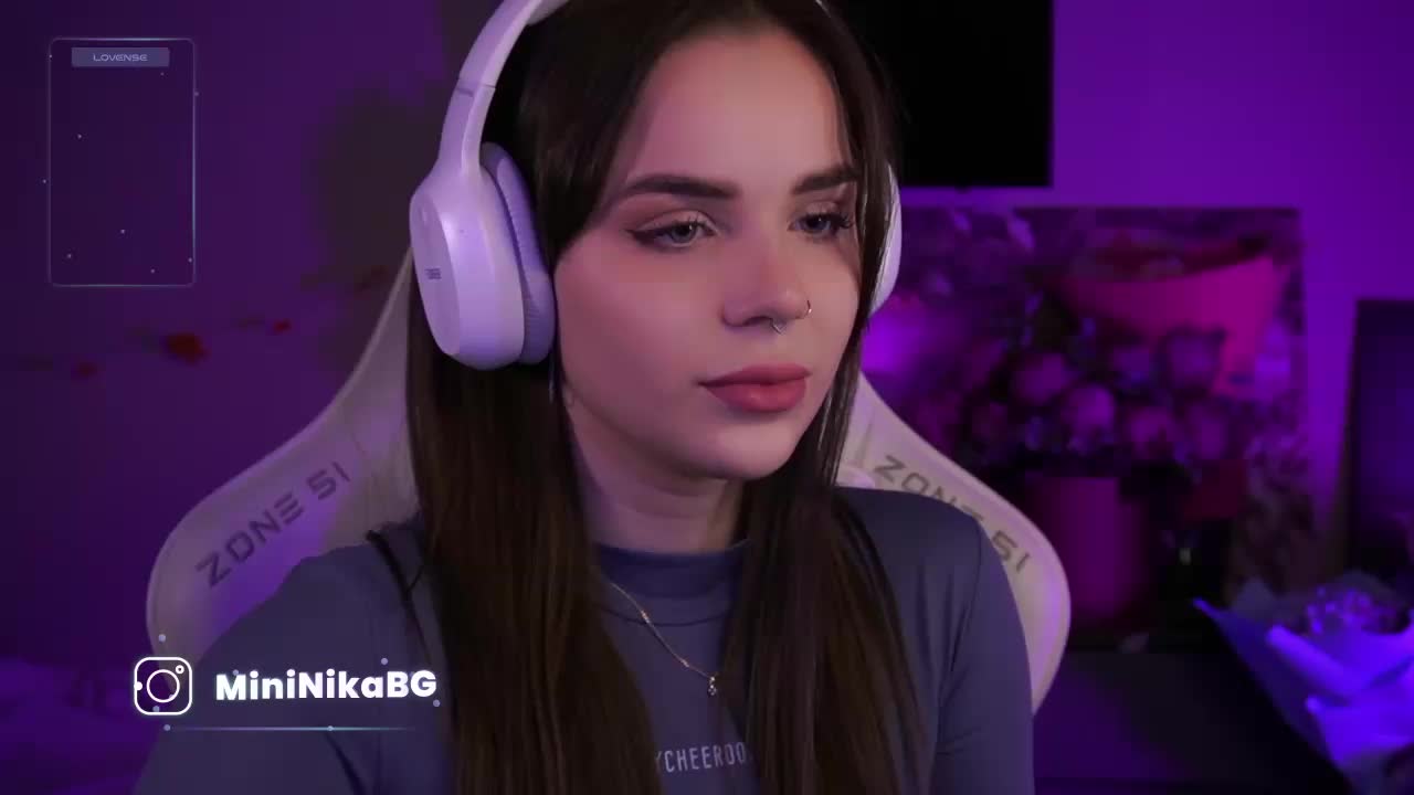 MiniNika Live Sex December 8, 2025