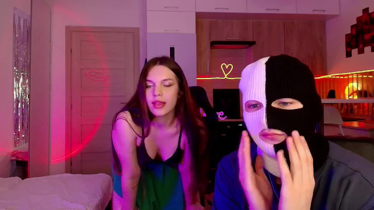 TwiceAsHotXXX Live Sex December 13, 2025