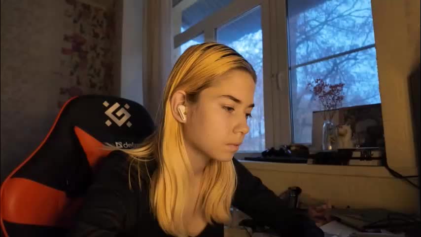 charleneschonert Live Sex December 13, 2025