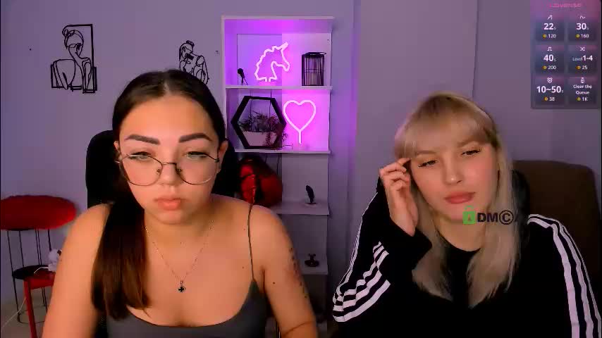 kiki_swan Live Sex December 13, 2025