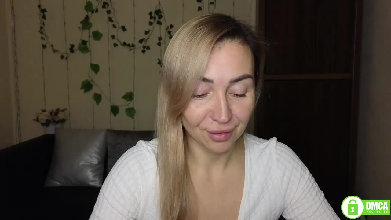 Jullyblondkiss Live Sex December 10, 2025