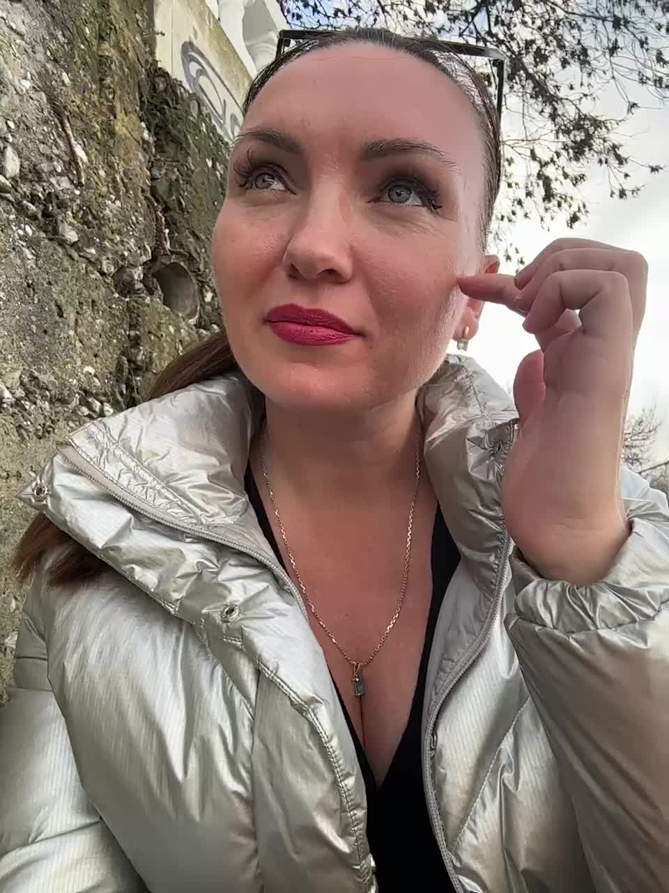 DIVORA Live Sex December 9, 2025