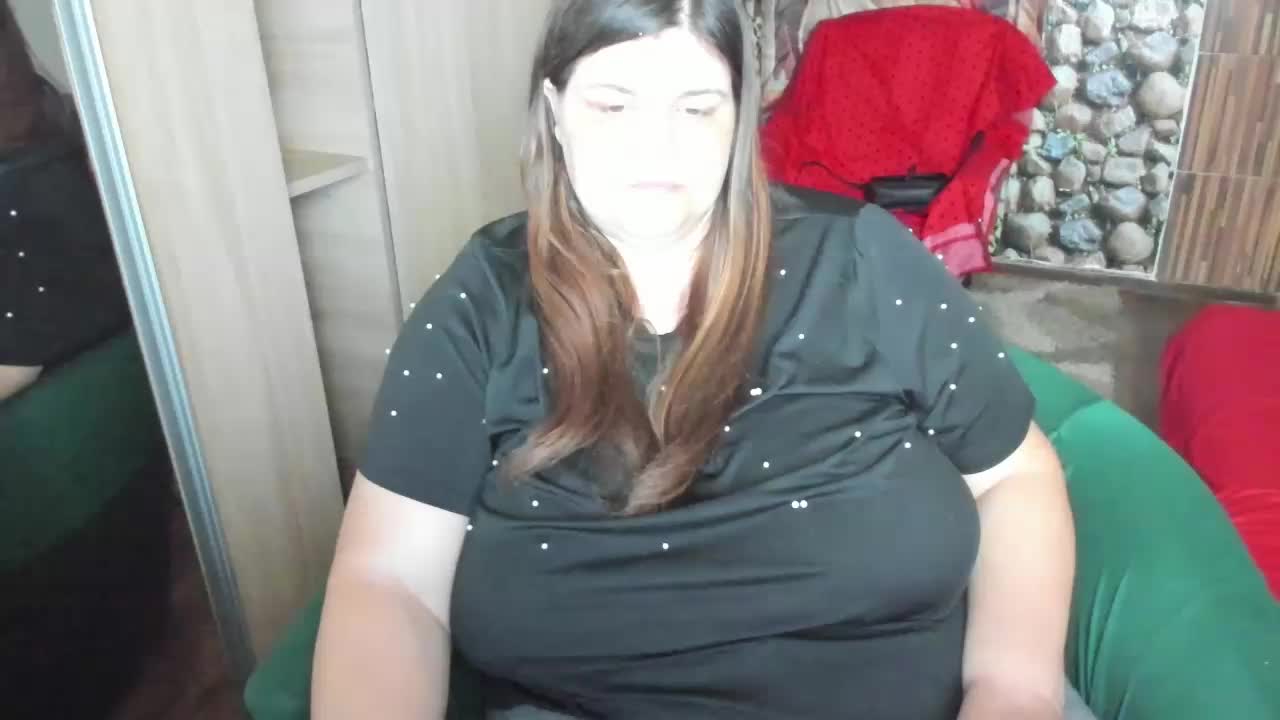 Ionysexylips69 Live Sex December 12, 2025