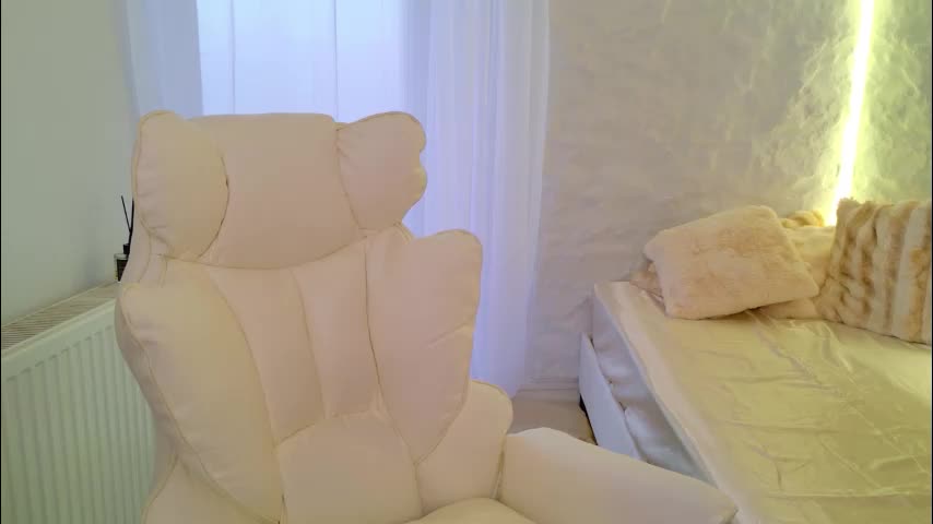 monique_a Live Sex December 13, 2025