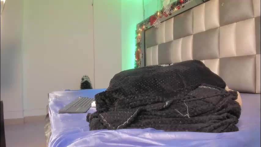 andrea_brunette_ Live Sex December 10, 2025