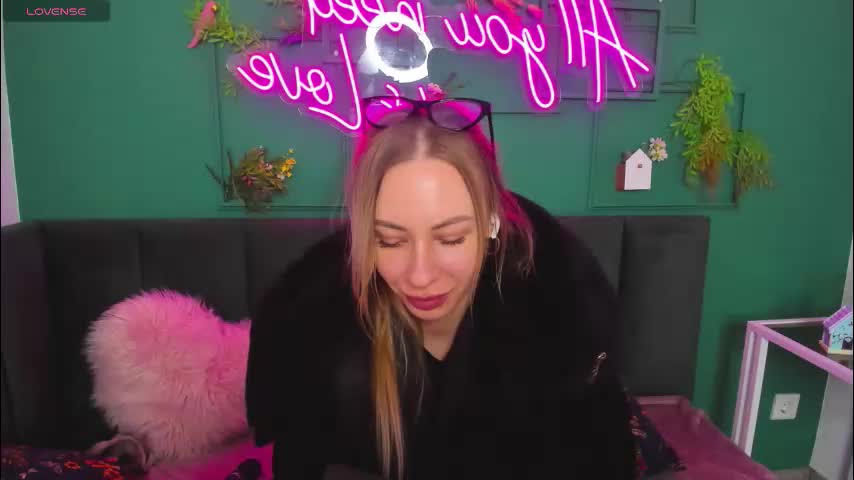 diana_garrett Live Sex December 13, 2025