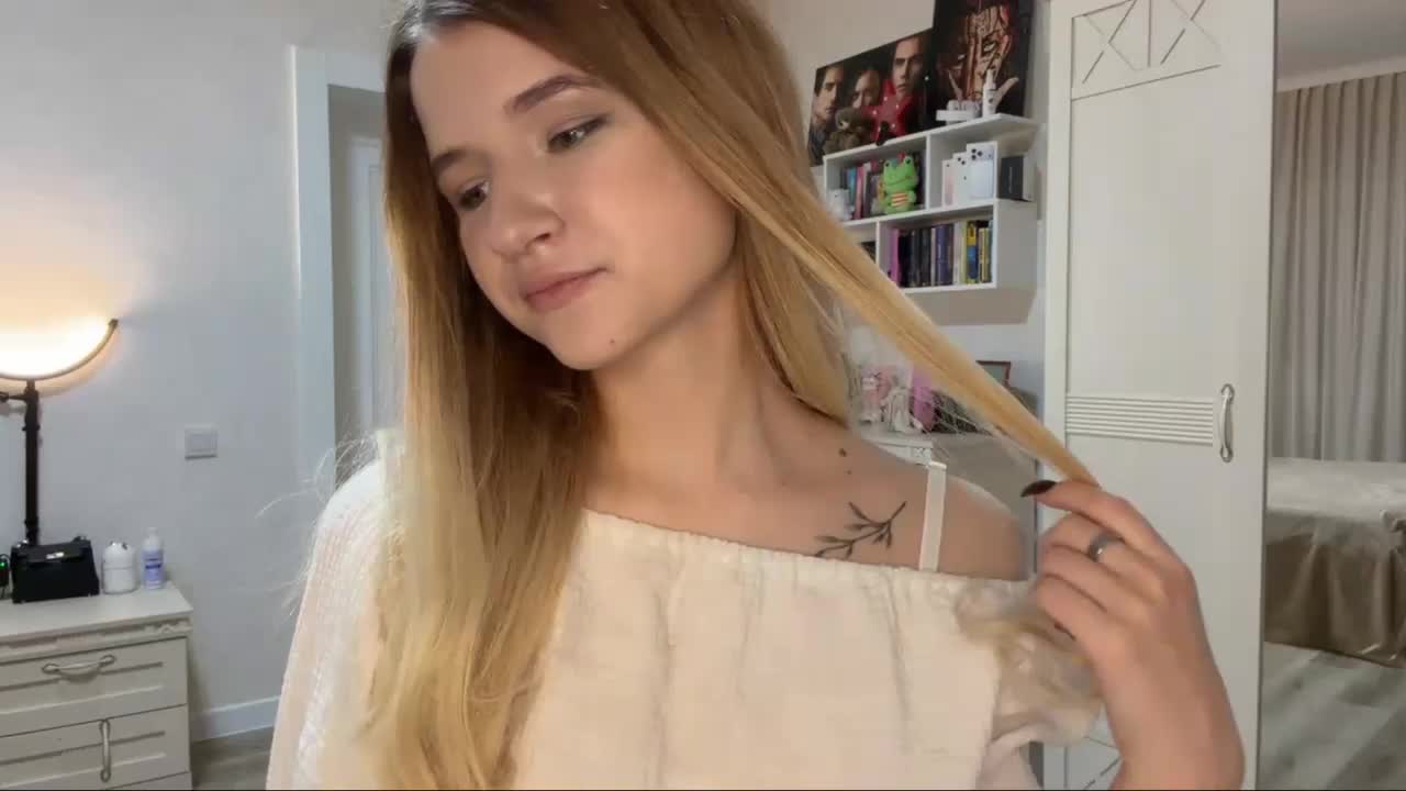 MicaFiechter Live Sex December 14, 2025