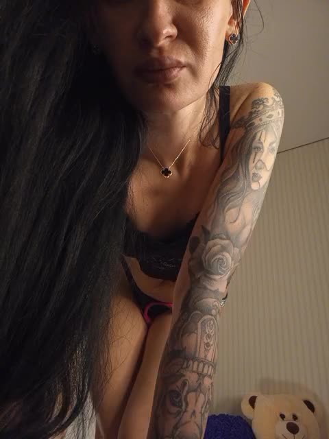 Black_chick Live Sex December 12, 2025