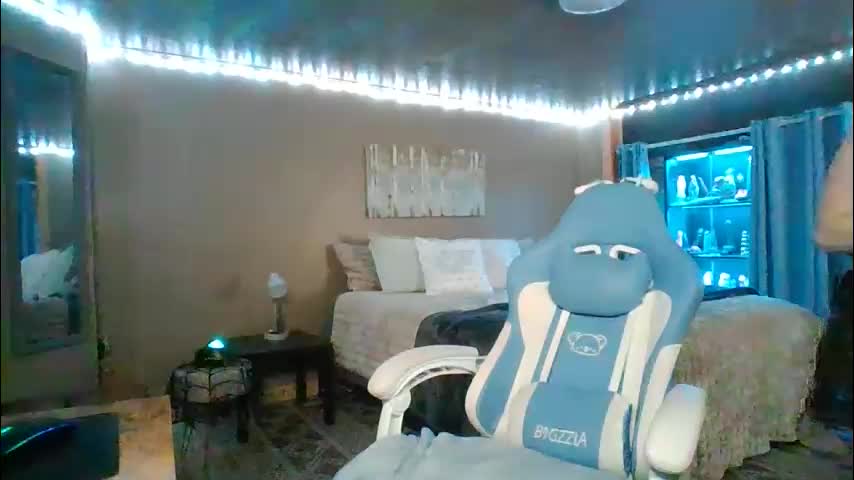 mavismable Live Sex December 11, 2025