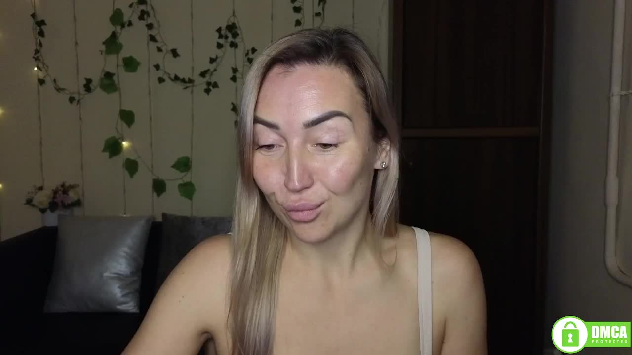 Jullyblondkiss_2025-12-11_23-06-47_965 Live Sex December 12, 2025