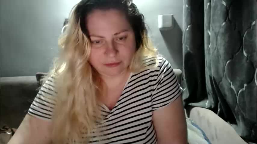 candycream74 Live Sex December 12, 2025
